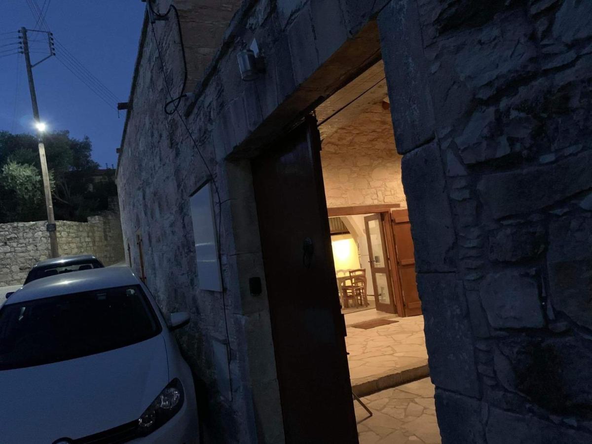 Thalassovouni Traditional House In The Center Of The Village Vouni Exterior photo